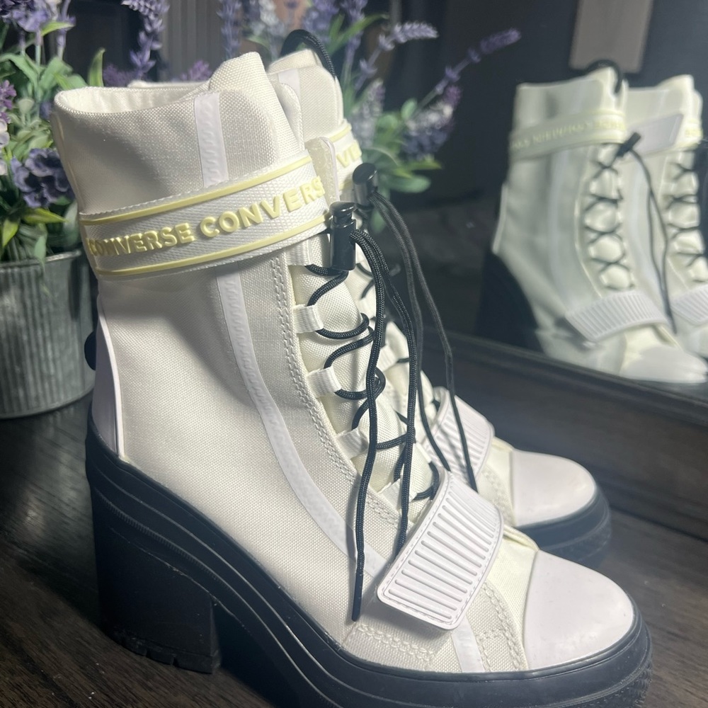 Converse Chuck Taylor All Star GR 82  Heel Boots Black Size 6.5 WHIT STRAPS